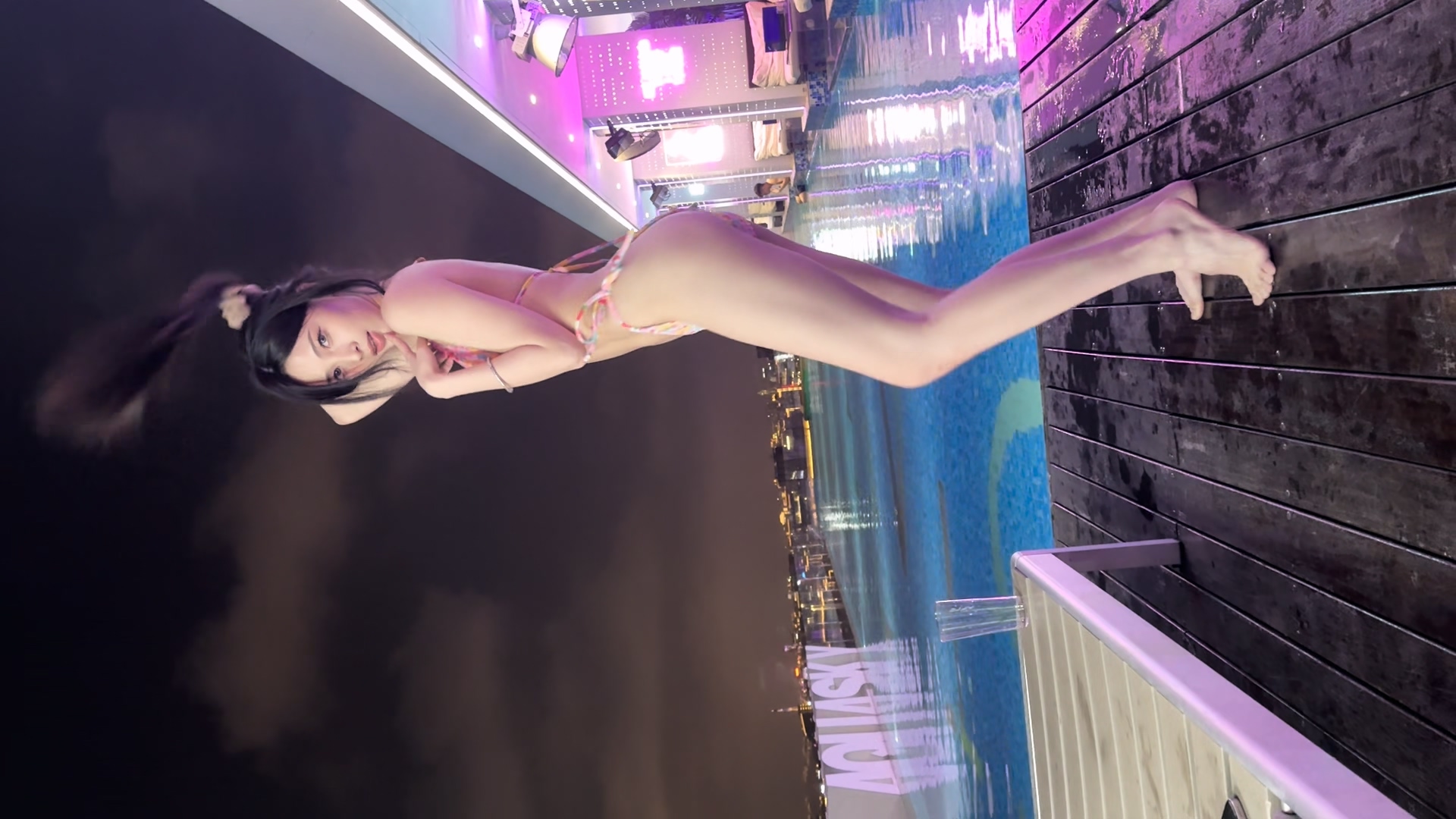 一筒妹妹红色比基尼（下）